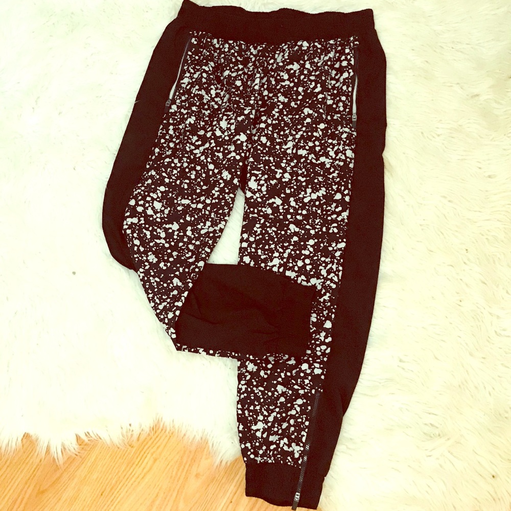 Fabletics Anguilla jogger pants